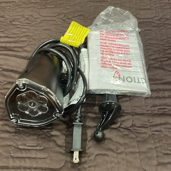 Brand new in box Projection light show, Halloween turning swirling light - Picture 5 of 6